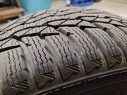 Felgi stalowe 15" z oponami zimowymi NOKIAN - Używane