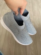 Buty damskie na płaskim cichobiegi lekkie 