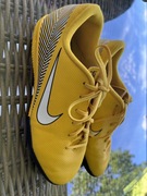 Buty piłkarskie NIKE, halowe r. 36