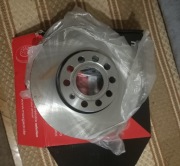 Tarcze hamulcowe na przód do Audi A6.  Skody...Passata tarcze prawa i lewa