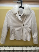 Guess ciepła kurtka z futerkiem miękka elegancka 152