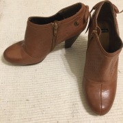 Bertie skorzane botki na obcasie 38