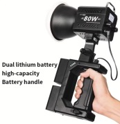 Uchwyt na 2 akumulatory NP-F770 do lampy LED, nowy.