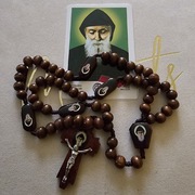 relikwia obrazek św.Charbel różaniec 