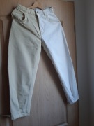 Bershka  - damskie spodnie dżinsowe w kolorze biało-kremowym, rozm. 34