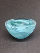 Kosta Boda Szklany Świecznik z Turkusowymi Wirami, szkło artystyczne