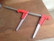 Średnicomierz, klupa do mierzenia grubości drewna.