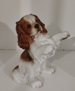 Figurka pieska rasy Spaniel Cavalier, wysokość 18 cm
