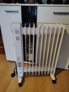 Grzejnik olejowy elektryczny.