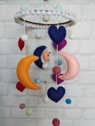 Mała karuzela do łóżeczka z pozytywką