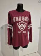 Burgundowa bluzka z napisem Redbird