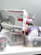 Maszyna do szycia Minerva 532A z dużym kompletem akcesoriów