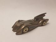 Hot Wheels Batman Batmobile ciemne złoto 2023