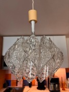 Spektakularna, lodowa lampa wisząca w stylu Mid Century Modern