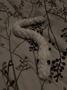 mały biały wąż na szydełku pluszak maskotka amigurumi rękodzieło  