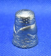 Naparstek Kolekcjonerski Pewter Rodzina Delfinów 