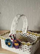 Koszyczek wielkanocny prostokątny z jajkami wykonane szydełkiem  ,Stroik 