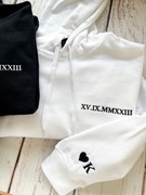 Komplet bluz z kapturem dla pary Data Rzymska + inicjały, Walentynki