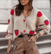 Sweter z truskawkami XL 
