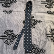 Granatowy elegancki krawat 144 cm - bardzo dobry stan