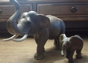 Schleich dwie figurki: słoń duży i mały