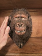 Małpa rzeźba PRL antyk 