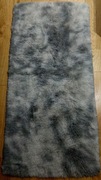 Jasnoszary stylowy dywan typu Shaggy o wymiarach 160cm x 80cm