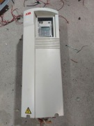 Falownik ABB TYP ACS401000935