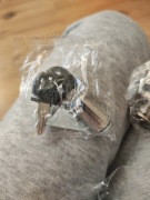 zamek krzyżowy z kluczem 