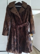 Futro płaszcz naturalne z łapek karakułowych brązowe
