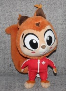 Pluszowa wiewiórka w dresie 