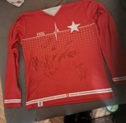 Koszulka Wisly Kraków z Podpisami Zawodników jest ich tylko 1906 UNIKAT