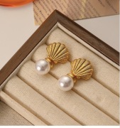 Złote kolczyki Muszelki z perłami Styl Retro | Prezent