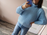 Sweter jasnoniebieski półgolf warkoczowy splot 