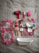 Zestaw lalek z akcesoriami wanna suszarka walizka szczotka pościel