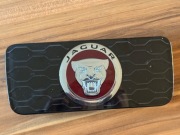 JAGUAR XE XF XJ F-PACE EMBLEMAT ZNACZEK GRILL POD RADAR