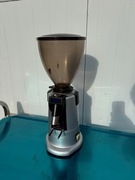 Profesjonalny młynek do kawy gastronomiczny żarnowy Macap M5D plus