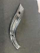 Wspornik pasa przedniego lewy Dacia Spring