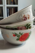 Trzy różne miseczki z sumskiej Fabryki Porcelany, cena za sztukę 