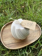 Świeca sojowa beżowa.