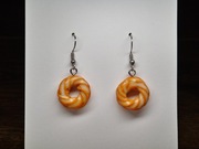 Kolczyki wiszące na biglu pączki wiedeńskie z modeliny fimo 