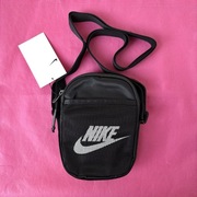 Saszetka Nike air Swoosh czarna torba na ramię nerka shoulder bag torebka