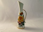Wazon dzbanek porcelanowy, dekor róża, złocenia, XX w.