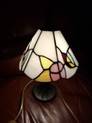 Lampa stołowa witrażowa w stylu Tiffany