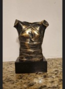 Igor Mitoraj rzeźba pancerz Cuirasse II