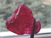 Rubin surowy naturalny 160 CT certyfikat 