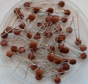 15pF 250V  kondensator ceramiczny KFP L-5  CERAD zabytek PRL 