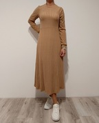 Stylowa rozkloszowana sukienka midi 