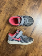 Buty zapinane na rzepy trampki tenisówki rzep buciki Revolution 4 Nike 22