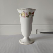 Wazon porcelanowy Wedgwood seria Mirabelle Anglia